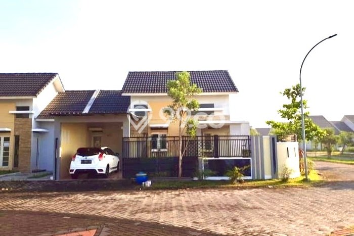 Rumah Lingkungan Nyaman di Gedangan, Sidoarjo, Luas 178m2m² LB 90m2m² Rumah Lingkungan Nyaman di Gedangan, Sidoarjo, Luas 178m2m² LB 90m2m²
