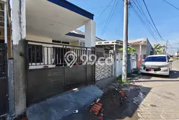 Rumah Modern Cantik 3 KT Bisa Langsung Pindah di Rungkut Rumah Modern Cantik 3 KT Bisa Langsung Pindah di Rungkut