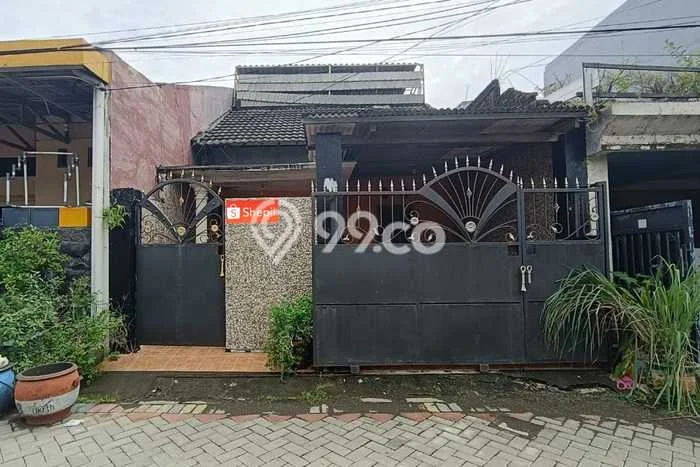 Jual Rumah Strategis Bagus Punya 3 KT di Rungkut Surabaya SHM Jual Rumah Strategis Bagus Punya 3 KT di Rungkut Surabaya SHM