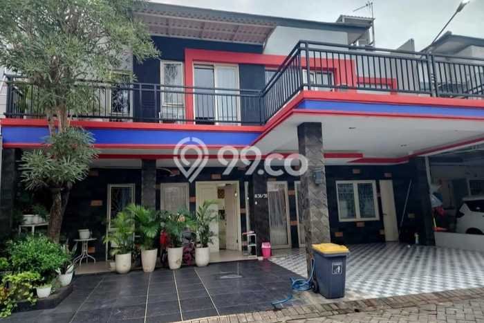 For Sale Rumah 5 Kamar Lokasi Ideal Bagus dan Strategis di Gedangan For Sale Rumah 5 Kamar Lokasi Ideal Bagus dan Strategis di Gedangan