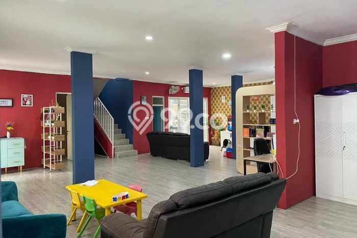 For Sale Rumah 5 Kamar Lokasi Ideal Bagus dan Strategis di Gedangan For Sale Rumah 5 Kamar Lokasi Ideal Bagus dan Strategis di Gedangan