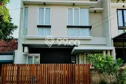 Rumah Strategis Minimalis Lb 180m2 di Rungkut, Surabaya Rumah Strategis Minimalis Lb 180m2 di Rungkut, Surabaya