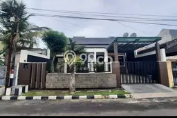 Hunian Mewah LB 120m2 Siap Huni Desain Elegan di Sukomanunggal, Surabaya Hunian Mewah LB 120m2 Siap Huni Desain Elegan di Sukomanunggal, Surabaya