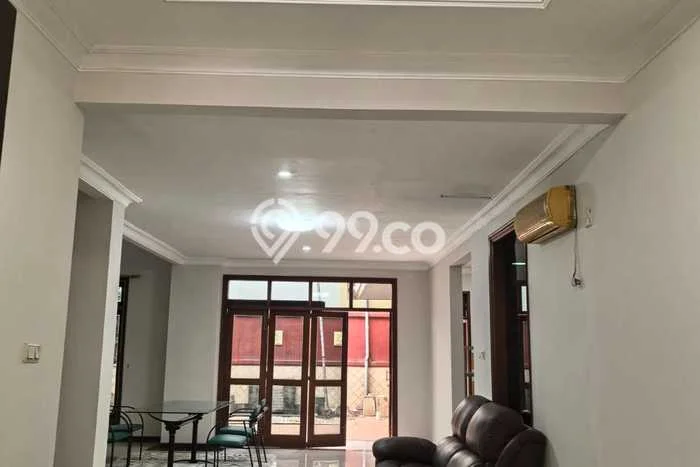 Rumah Eksklusif Siap Huni LT 312m2 di Dukuh Pakis, Surabaya Rumah Eksklusif Siap Huni LT 312m2 di Dukuh Pakis, Surabaya