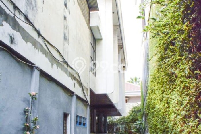 Kantor Dijual di Prime Area Surabaya Luas 1600m2 Kantor Dijual di Prime Area Surabaya Luas 1600m2
