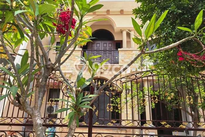 Rumah Eksklusif Siap Huni LT 312m2 di Dukuh Pakis, Surabaya Rumah Eksklusif Siap Huni LT 312m2 di Dukuh Pakis, Surabaya