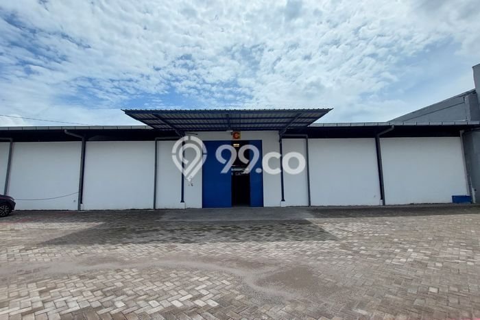 Gudang disewakan di Waru Sidoarjo dengan luas bangunan 888m2 Gudang disewakan di Waru Sidoarjo dengan luas bangunan 888m2