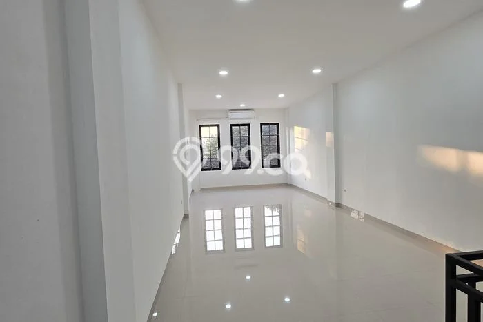 Ruko Dijual di Bekasi LT 56m2 & LB 168m2 Lokasi Terbaik! Ruko Dijual di Bekasi LT 56m2 & LB 168m2 Lokasi Terbaik!