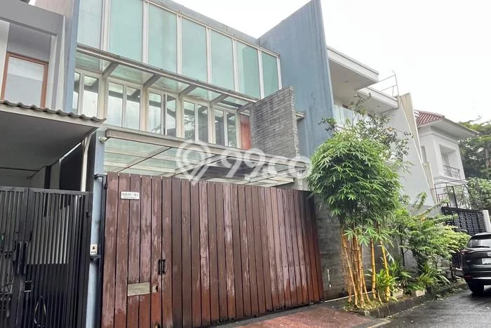 Rumah Eksklusif Dijual LT 200m2 di Kembangan, Jakarta Barat Rumah Eksklusif Dijual LT 200m2 di Kembangan, Jakarta Barat