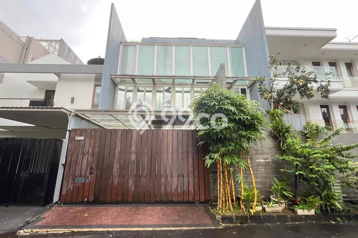 Rumah Eksklusif Dijual LT 200m2 di Kembangan, Jakarta Barat Rumah Eksklusif Dijual LT 200m2 di Kembangan, Jakarta Barat