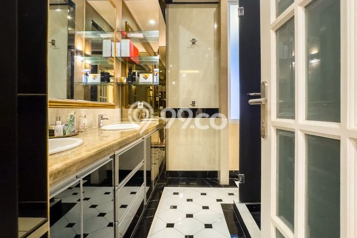 Hunian Mewah LB 518m2 Siap Pakai Desain Elegan di Pondok Indah, Jakarta Selatan Hunian Mewah LB 518m2 Siap Pakai Desain Elegan di Pondok Indah, Jakarta Selatan