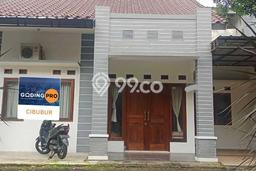 Dijual Hunian Rumah Terawat 4 KT di Cibubur, Jakarta Timur Dijual Hunian Rumah Terawat 4 KT di Cibubur, Jakarta Timur