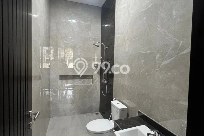 Rumah 5 KT 6 KM di Kawasan , Surabaya Rumah 5 KT 6 KM di Kawasan , Surabaya