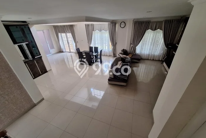 Lokasi strategis! Rumah siap pakai dikontrakkan di Teluk Betung Barat LB 500m2 Lokasi strategis! Rumah siap pakai dikontrakkan di Teluk Betung Barat LB 500m2