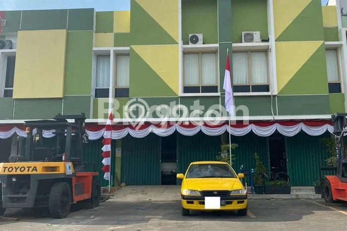 Ruko Dijual di Batam LT 270m2 & LB 270m2 Lokasi Terbaik! Ruko Dijual di Batam LT 270m2 & LB 270m2 Lokasi Terbaik!