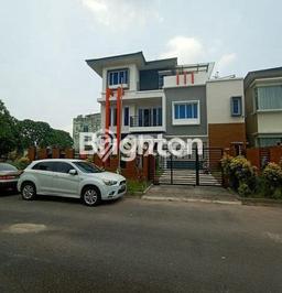 Rumah Area Strategis kawasan , Batam, Luas 450m2m² LB 1100m2m² Rumah Area Strategis kawasan , Batam, Luas 450m2m² LB 1100m2m²