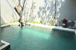 BEST DEAL! Rumah Untuk Investasi area Wiyung, LT 180m2m² LB 150m2m² BEST DEAL! Rumah Untuk Investasi area Wiyung, LT 180m2m² LB 150m2m²