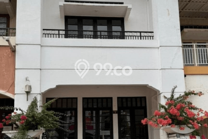 Unit Ruko Dijual di Surabaya LT 95m2 & LB 200m2 Unit Ruko Dijual di Surabaya LT 95m2 & LB 200m2
