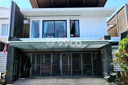 Jual Rumah Mewah Elegan Dengan View Eksklusif di Pakuwon City, Surabaya Jual Rumah Mewah Elegan Dengan View Eksklusif di Pakuwon City, Surabaya