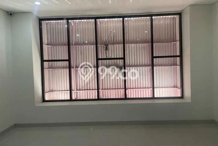 FOR RENT! Ruko di Gatot Subroto Cocok untuk Bisnis 100m2 FOR RENT! Ruko di Gatot Subroto Cocok untuk Bisnis 100m2