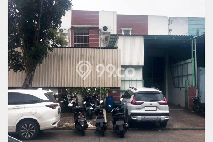 Gudang Disewa di Tangerang dengan LB 300m2 Area Komersial Ramai Gudang Disewa di Tangerang dengan LB 300m2 Area Komersial Ramai