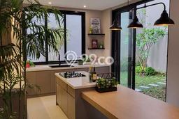 Hunian Mewah LB 300m2 Siap Huni Desain Elegan di BSD, Tangerang Hunian Mewah LB 300m2 Siap Huni Desain Elegan di BSD, Tangerang