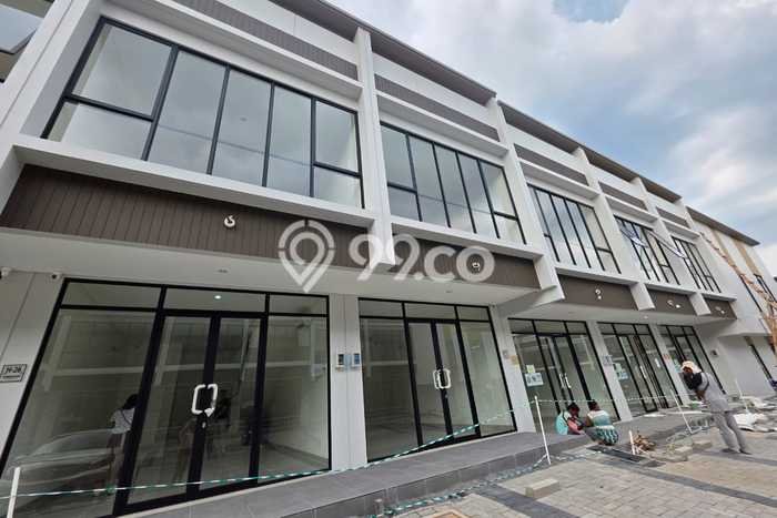 Disewakan Ruko di Kawasan Ramai Gading Serpong Luas 90m2 Disewakan Ruko di Kawasan Ramai Gading Serpong Luas 90m2