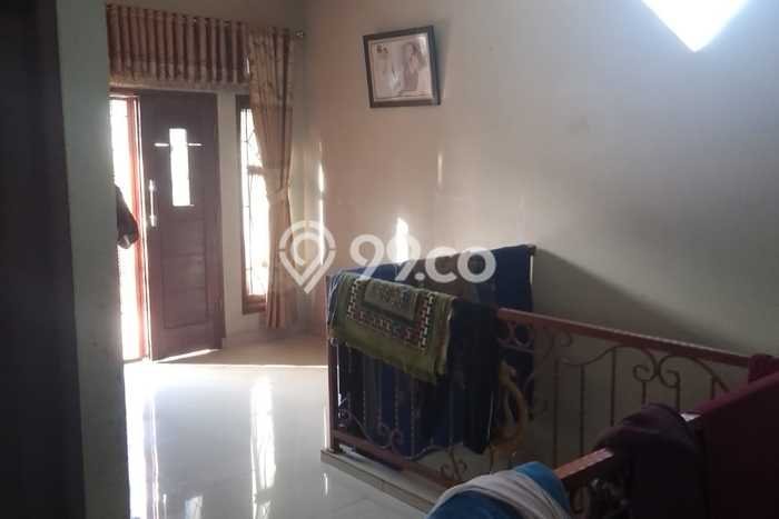 Rumah Strategis Modern Lb 170m2 di Pinang, Tangerang Rumah Strategis Modern Lb 170m2 di Pinang, Tangerang