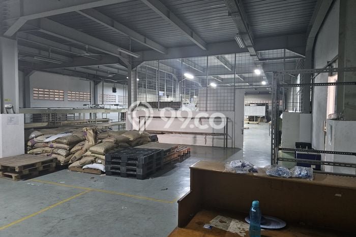 Disewakan Gudang komersial di Pagedangan luas bangunan 2300m2 Disewakan Gudang komersial di Pagedangan luas bangunan 2300m2