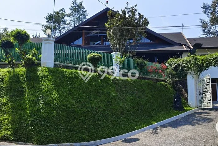 Rumah Elit Modern Tanpa Renovasi di Dago Pakar Bandung Rumah Elit Modern Tanpa Renovasi di Dago Pakar Bandung