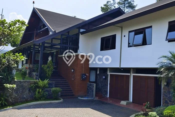 Rumah Elit Modern Tanpa Renovasi di Dago Pakar Bandung Rumah Elit Modern Tanpa Renovasi di Dago Pakar Bandung