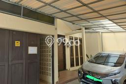 Rumah Lokasi Strategis di Kopo, Bandung, LT 221m2m² LB 250m2m² Rumah Lokasi Strategis di Kopo, Bandung, LT 221m2m² LB 250m2m²