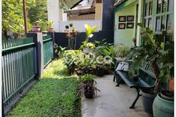 For Sale Rumah 5 Kamar Lokasi Ideal Bagus dan Strategis di Lengkong For Sale Rumah 5 Kamar Lokasi Ideal Bagus dan Strategis di Lengkong