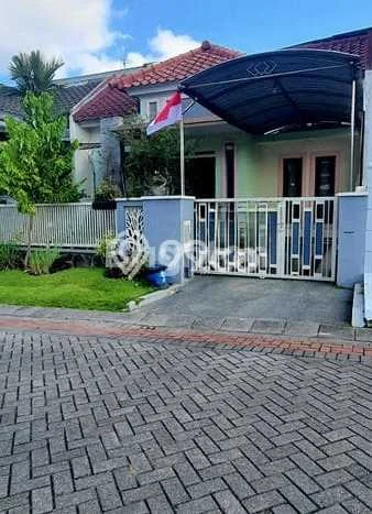 LOKASI PREMIUM! Rumah di , 2 KT, Lingkungan Strategis, Luas 137m2m² LB 110m2m² LOKASI PREMIUM! Rumah di , 2 KT, Lingkungan Strategis, Luas 137m2m² LB 110m2m²
