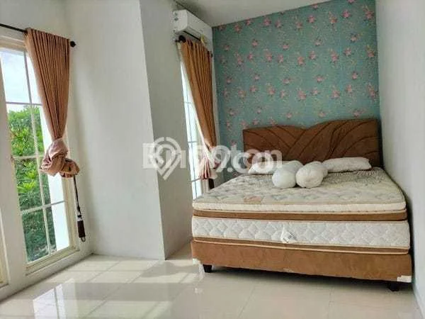 Disewakan! Rumah 3 Kamar Tidur &
2 Kamar Mandi di Mojolangu, Malang Disewakan! Rumah 3 Kamar Tidur &
2 Kamar Mandi di Mojolangu, Malang