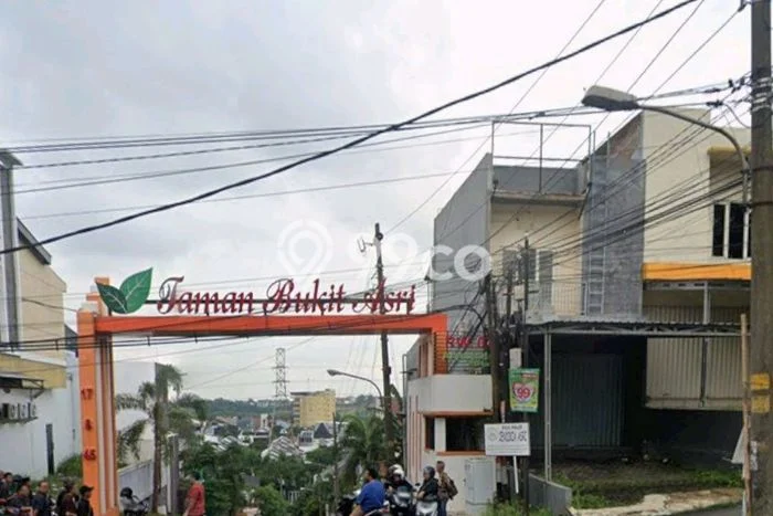 LOKASI TERBAIK! Ruko Kawasan , Luas 110m2m², Akses Utama LOKASI TERBAIK! Ruko Kawasan , Luas 110m2m², Akses Utama