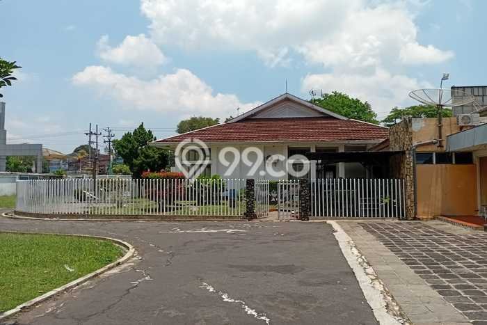 Hunian Mewah Siap Huni LT 3777m2 di Banyumanik, Semarang Hunian Mewah Siap Huni LT 3777m2 di Banyumanik, Semarang