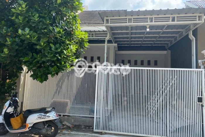 Jual Rumah Strategis Bagus Punya 2 KT di Kebomas Gresik - Jual Rumah Strategis Bagus Punya 2 KT di Kebomas Gresik -