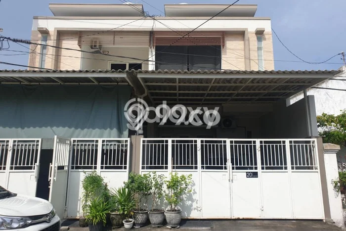 Rumah Strategis Minimalis Lb 165m2 di Tambaksari, Surabaya Rumah Strategis Minimalis Lb 165m2 di Tambaksari, Surabaya