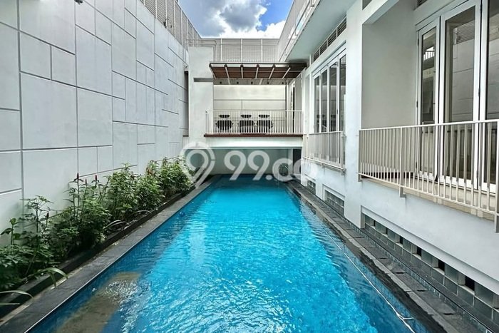 Rumah Elit LB 700m2 Siap Huni Desain Elegan di Pondok Indah, Jakarta Selatan Rumah Elit LB 700m2 Siap Huni Desain Elegan di Pondok Indah, Jakarta Selatan