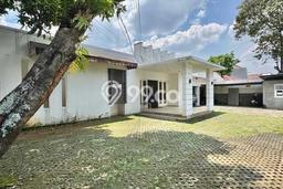 Jual Rumah Harga Miring Kebayoran Baru Punya 4 Kamar & LT 921m2 Jual Rumah Harga Miring Kebayoran Baru Punya 4 Kamar & LT 921m2