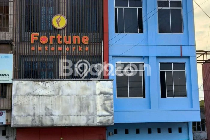 LOKASI STRATEGIS! Ruko Kawasan Payung Sekaki, Luas 300m², Kawasan Ramai, Siap Bisnis LOKASI STRATEGIS! Ruko Kawasan Payung Sekaki, Luas 300m², Kawasan Ramai, Siap Bisnis
