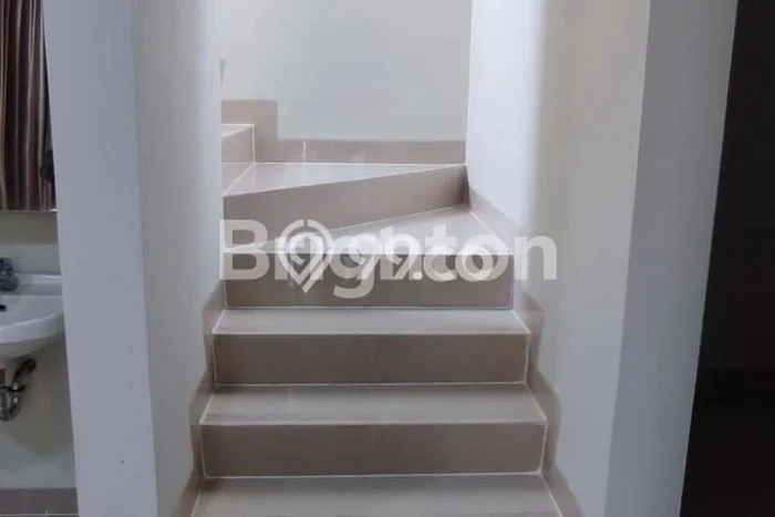 RARE UNIT! Rumah di Payung Sekaki, 2 KM, Pemandangan Kota, LT 200m² Bangunan 150m² RARE UNIT! Rumah di Payung Sekaki, 2 KM, Pemandangan Kota, LT 200m² Bangunan 150m²