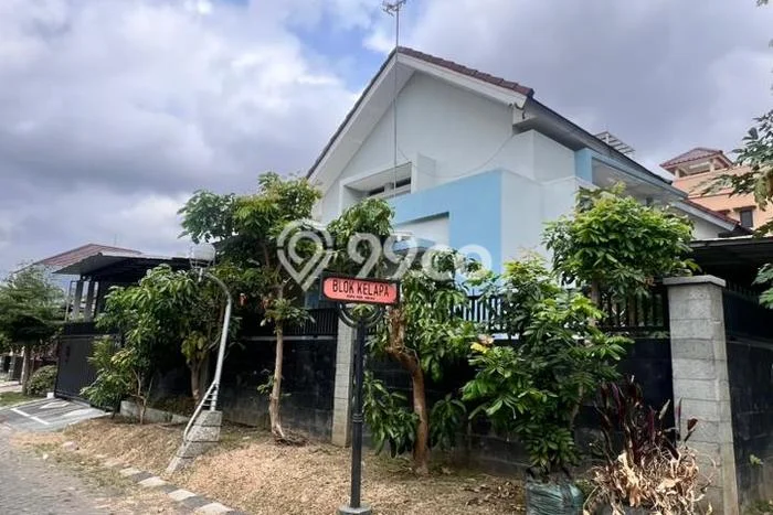 Disewakan! Rumah 4 Kamar Tidur &
3 Kamar Mandi di Permata Jingga, Malang Disewakan! Rumah 4 Kamar Tidur &
3 Kamar Mandi di Permata Jingga, Malang