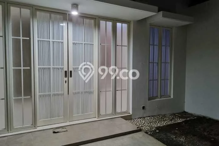 Disewakan! Rumah 3 Kamar Tidur &
2 Kamar Mandi di Soekarno Hatta, Malang Disewakan! Rumah 3 Kamar Tidur &
2 Kamar Mandi di Soekarno Hatta, Malang