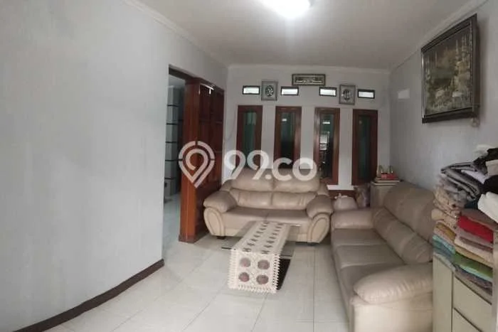 Dijual Rumah 4 Kamar Lokasi Strategis Nyaman dan Strategis di Astanaanyar Dijual Rumah 4 Kamar Lokasi Strategis Nyaman dan Strategis di Astanaanyar