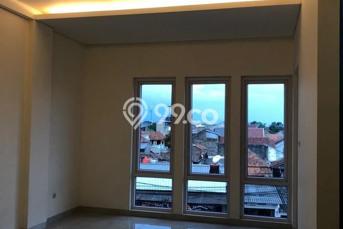 Ruko Dijual di Bandung LT 105m2 & LB 260m2 Lokasi Terbaik! Ruko Dijual di Bandung LT 105m2 & LB 260m2 Lokasi Terbaik!