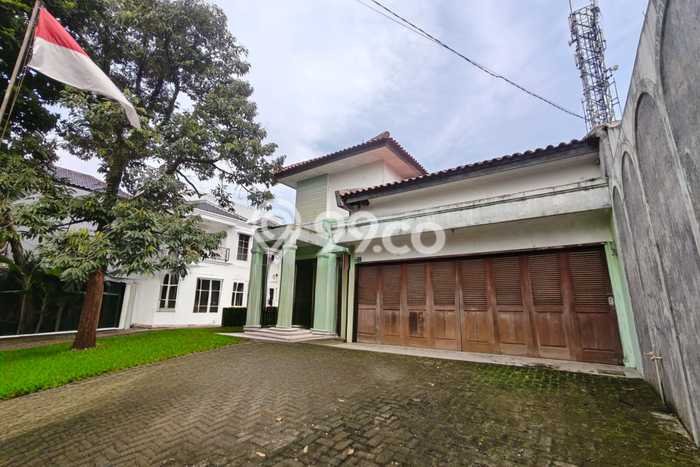 Rumah Luxury Modern Tanpa Renovasi di Ciganjur Jakarta Selatan Rumah Luxury Modern Tanpa Renovasi di Ciganjur Jakarta Selatan