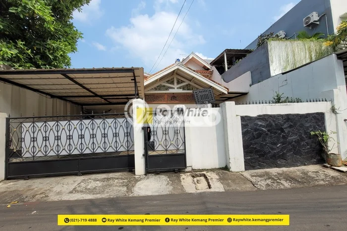 Rumah Elit LB 250m2 Siap Huni Desain Elegan di Duren Tiga, Jakarta Selatan Rumah Elit LB 250m2 Siap Huni Desain Elegan di Duren Tiga, Jakarta Selatan