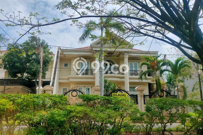 Ready to Use! Premium House LT 1000m2 Desain Elegan di Dharma Husada Ready to Use! Premium House LT 1000m2 Desain Elegan di Dharma Husada
